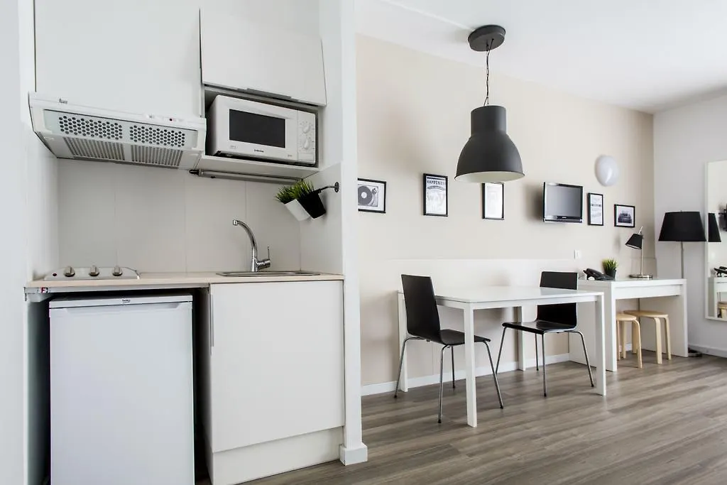 Residencia Universitaria Resa Campus Del Mar Barcelona 0*,